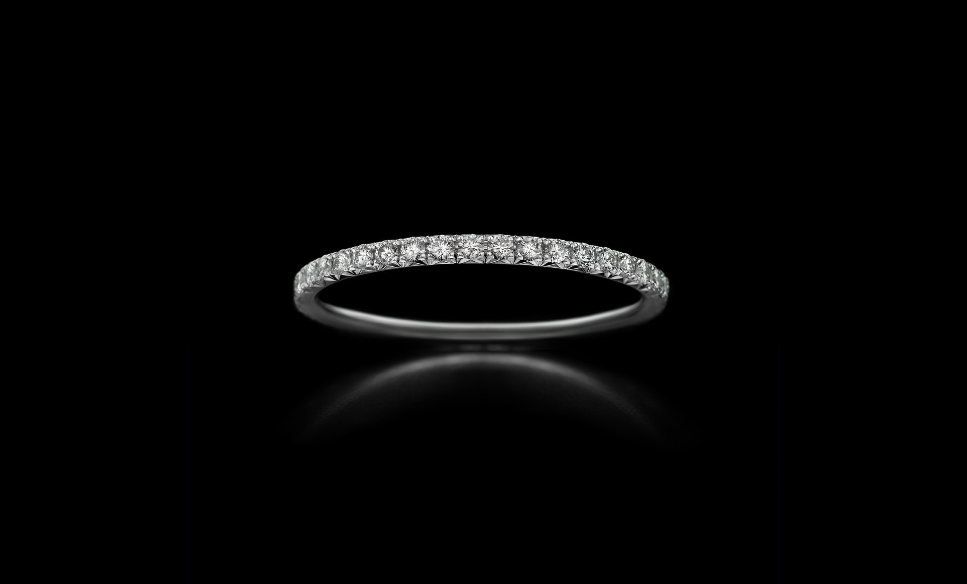Montluc - Halo No 5. Infinity ring, full set in diamond - set with a continuous line of perfectly selected, brilliant cut diamonds.