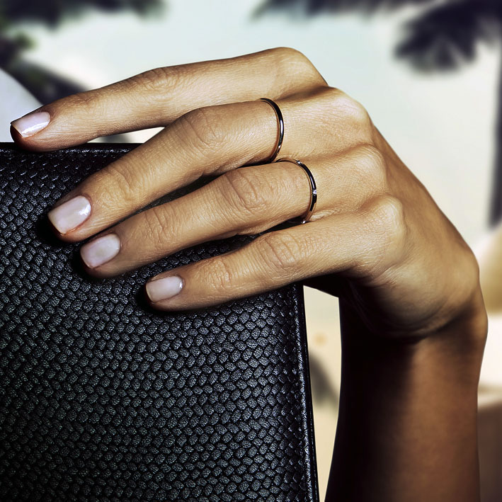 Montluc - Halo No.3 diamond ring showcase