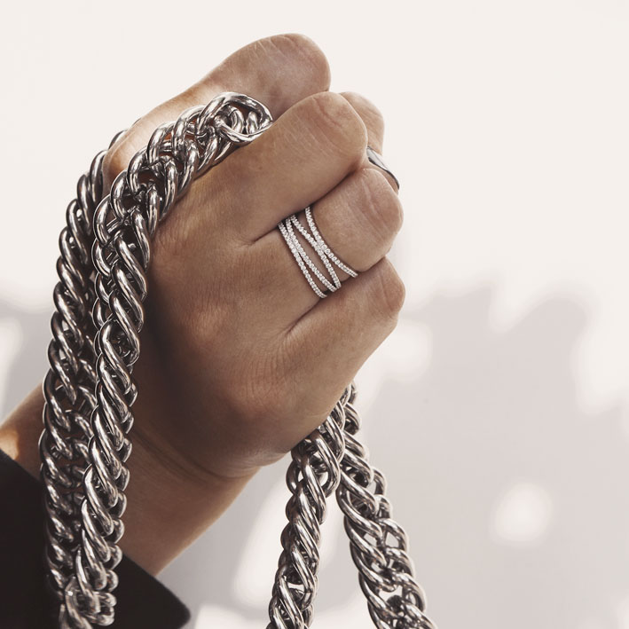 Montluc - Spiral No.1 diamond ring showcase