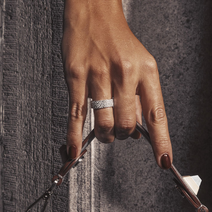 Montluc - Constellation No.1 diamond ring showcase