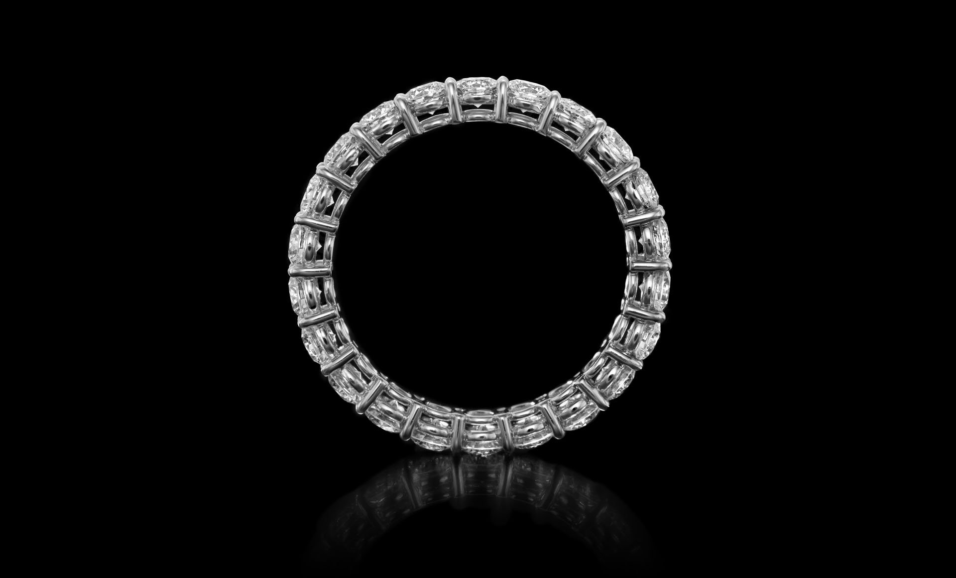 Montluc - Gravity No 1. Eternity ring full set with diamond according to the classical ever green prong setting