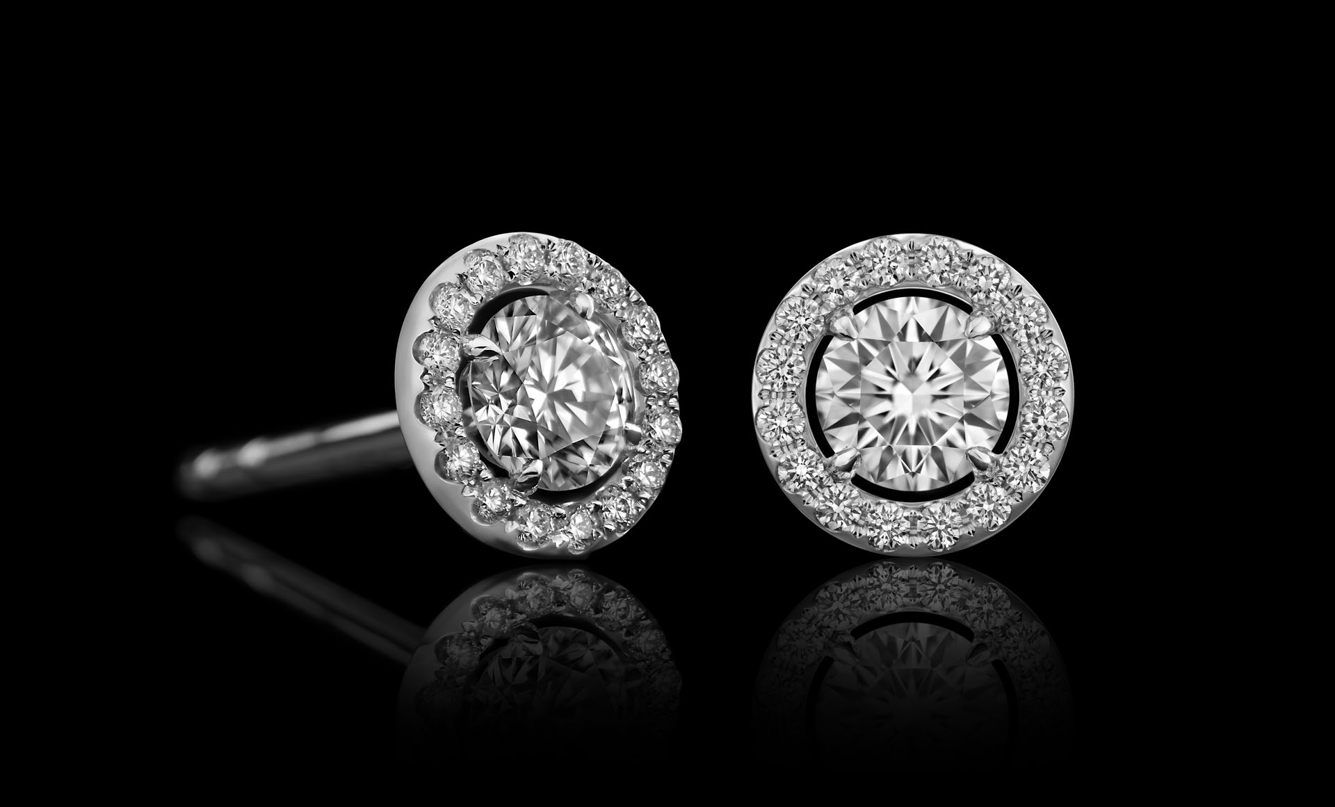 Montluc - Orbit No.2 diamond studs with center stone
